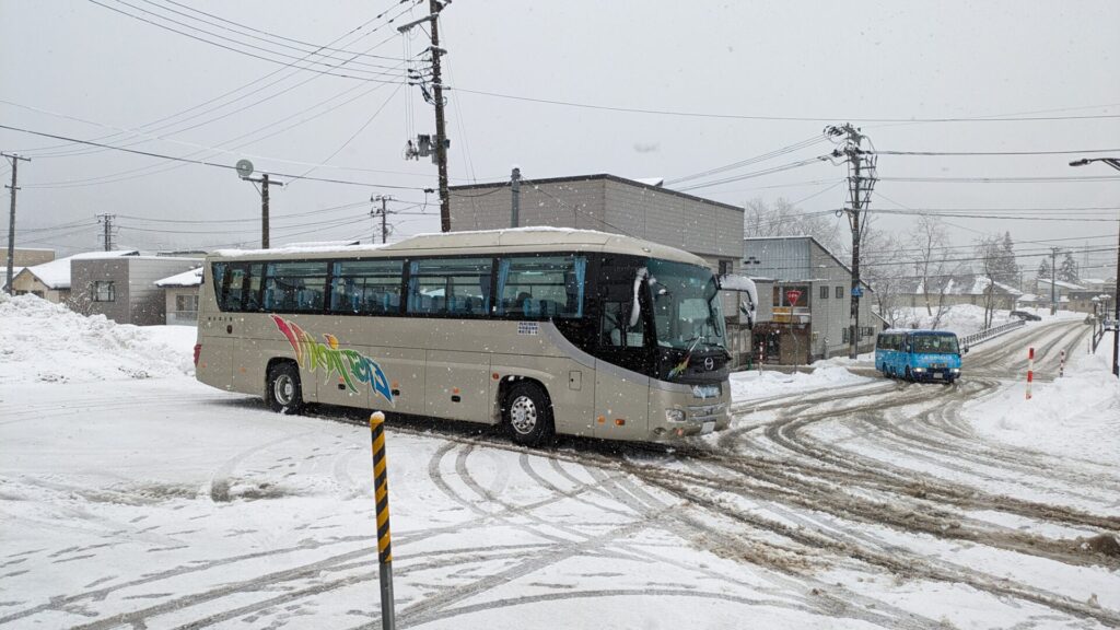 西和賀町が運営する路線バス