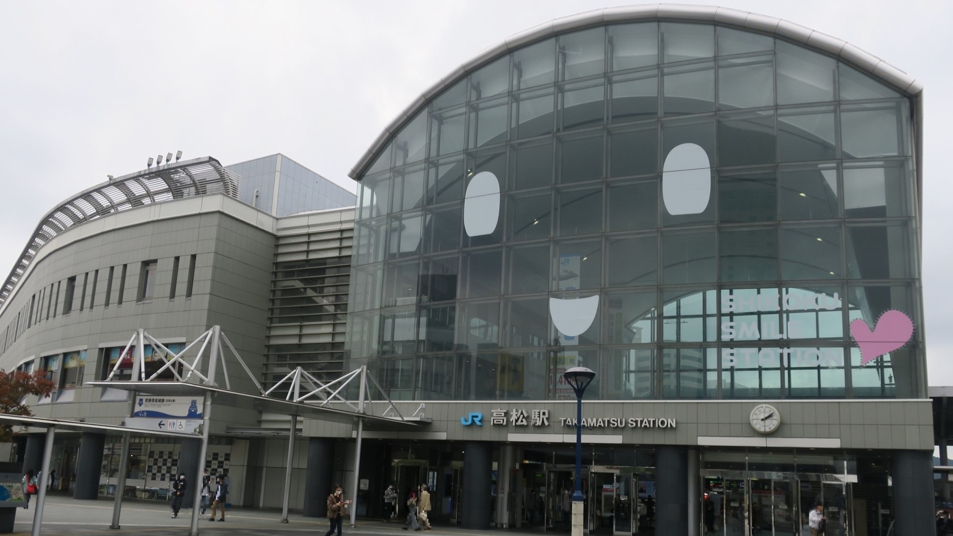 JR四国の高松駅