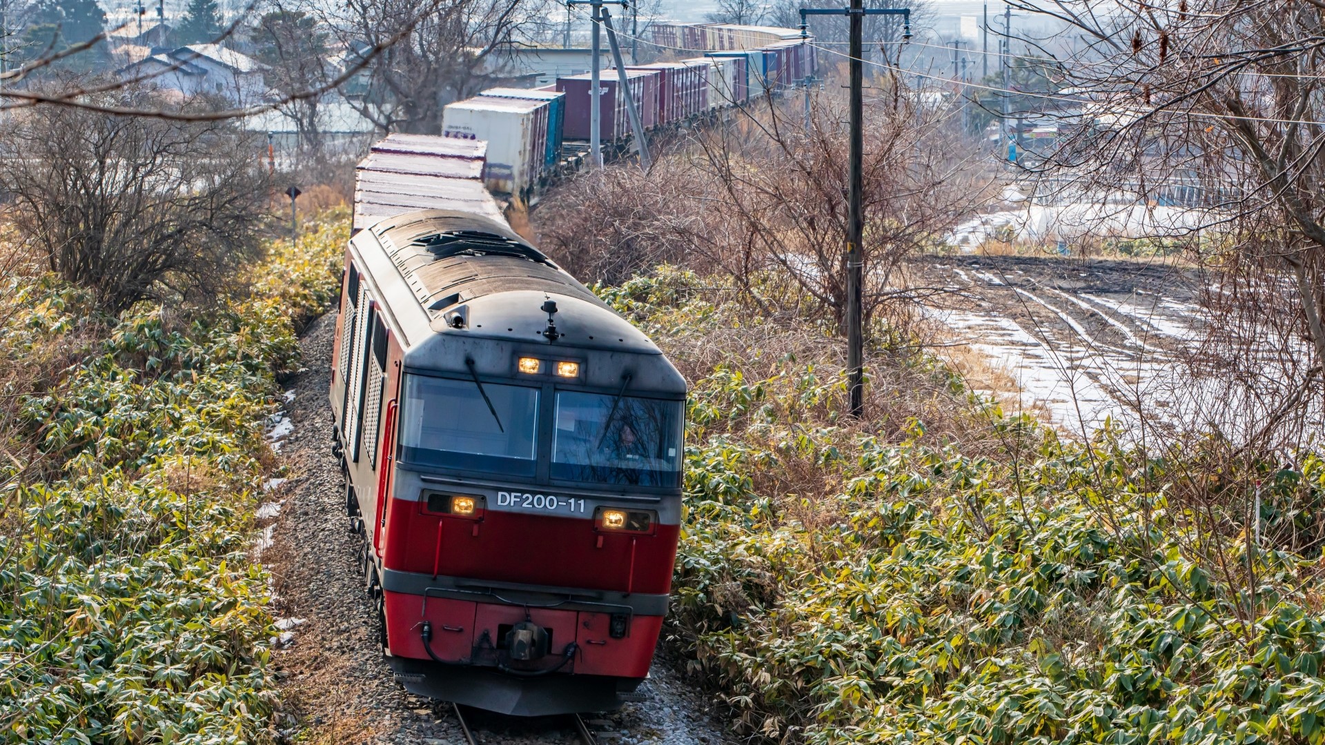 函館本線を走る貨物列車