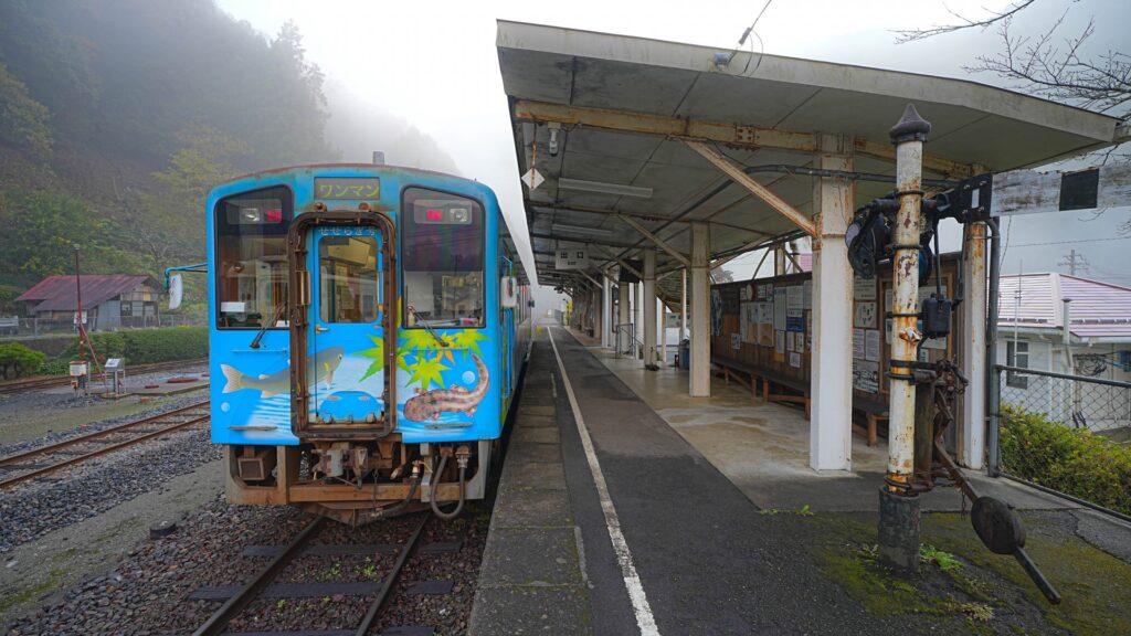 赤字ローカル線の錦川鉄道